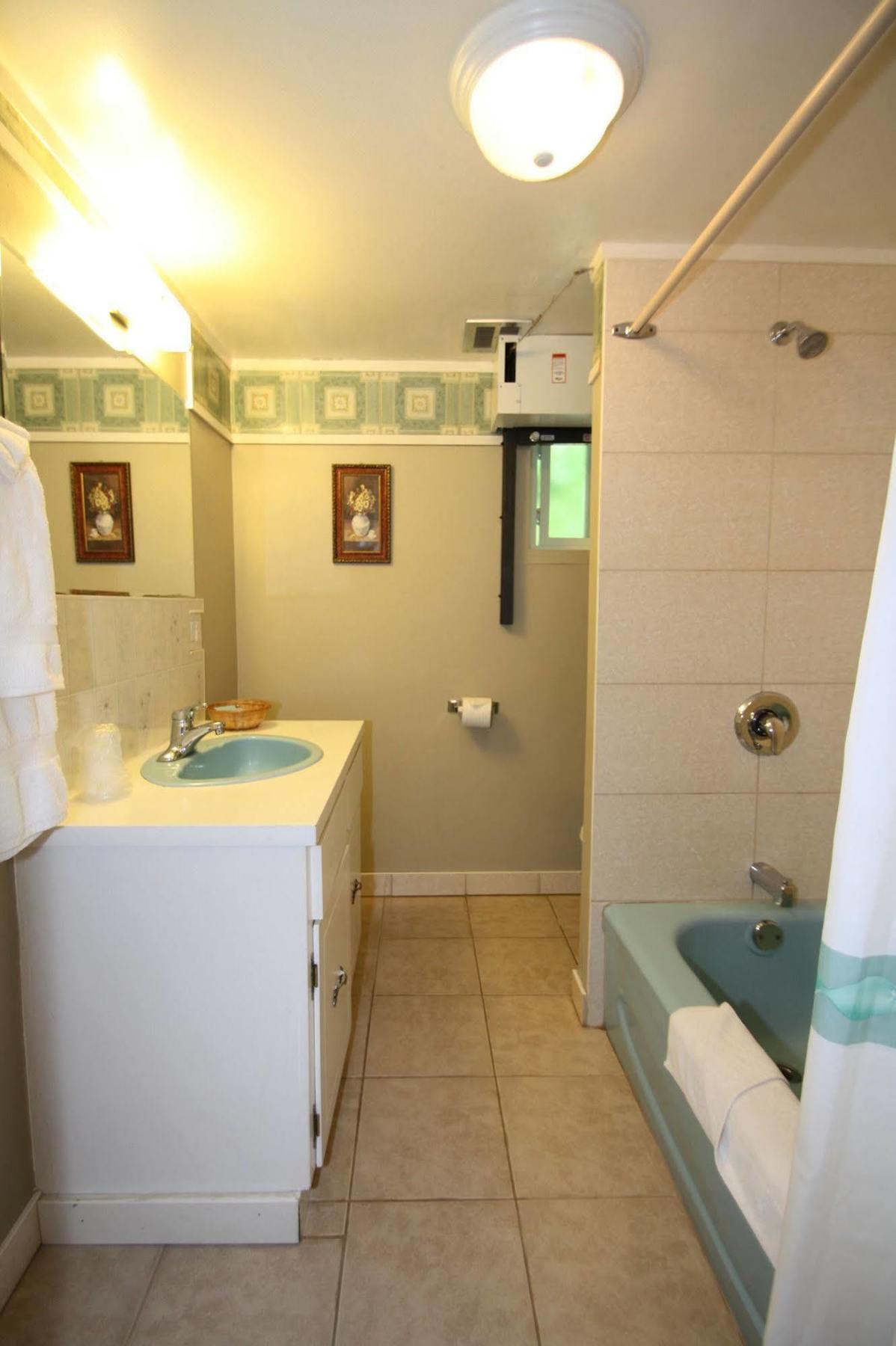 Harrison Spa Motel Harrison Hot Springs Luaran gambar